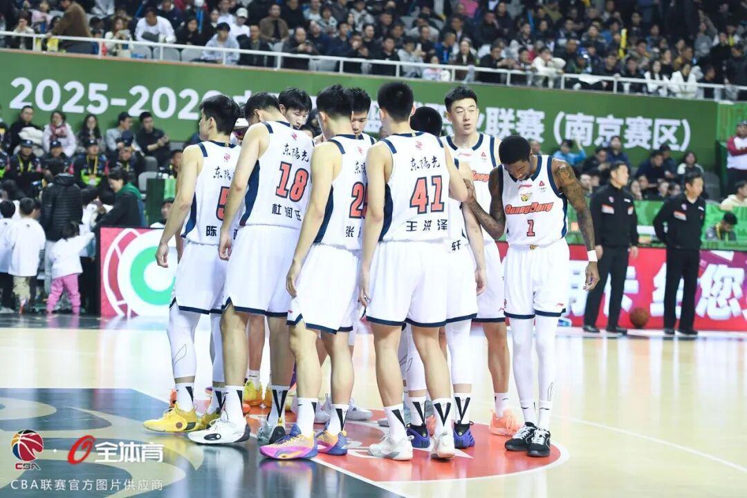 开云体育登录入口-防守制胜，广东87-71“双杀”南京