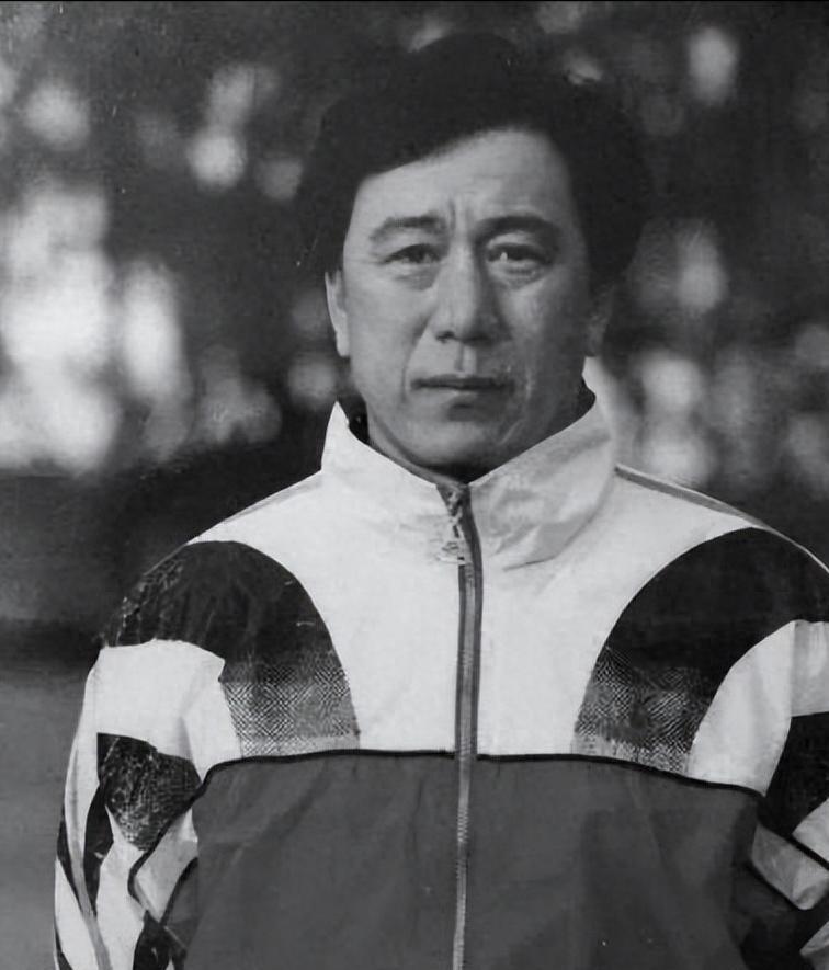 开云体育官方入口-他是中国足球教父，徐根宝是他的徒弟，93岁精神矍铄，桃李满天下